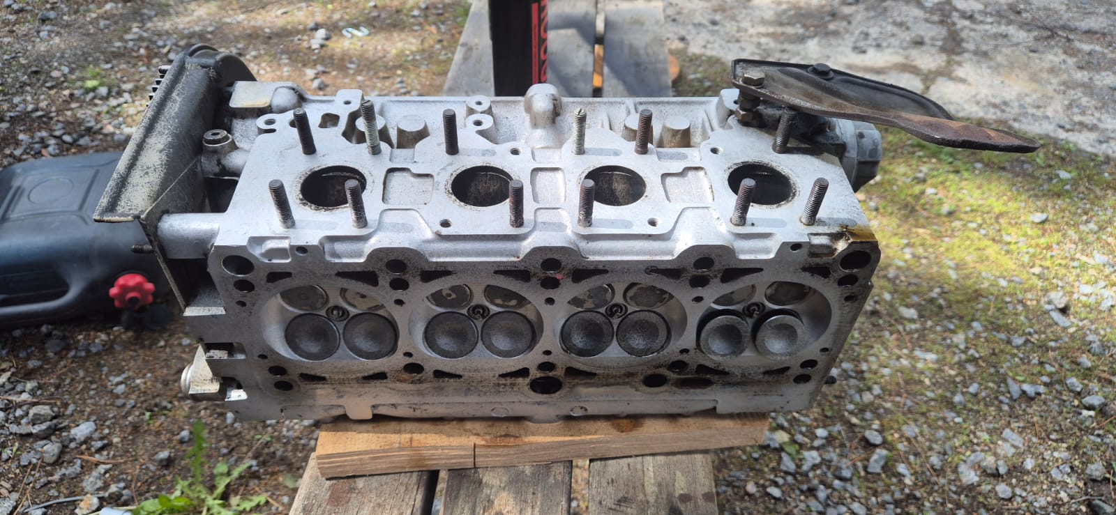 Engine top after laser cleaning